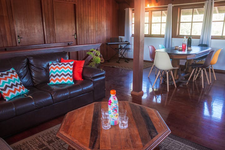 Comfortable Vibrant House w/ Coworking + Outdoor Areas + River deck
