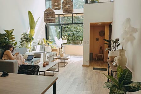 Comfortable Bright House w/ Coworking + Terrace
