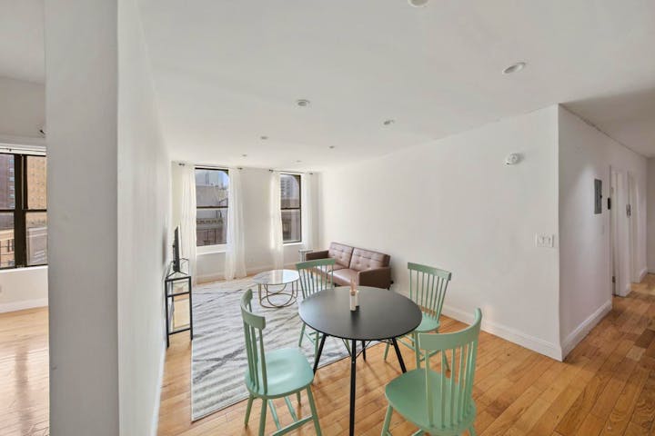 Outstanding Bright Apt. in front of Central Park