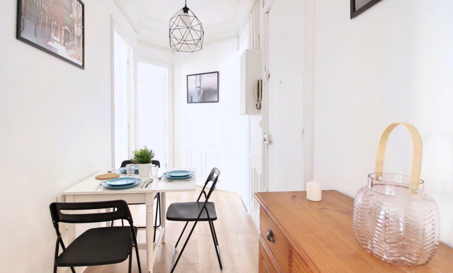 Beautiful furnished apartment located in the 18th district of Paris
