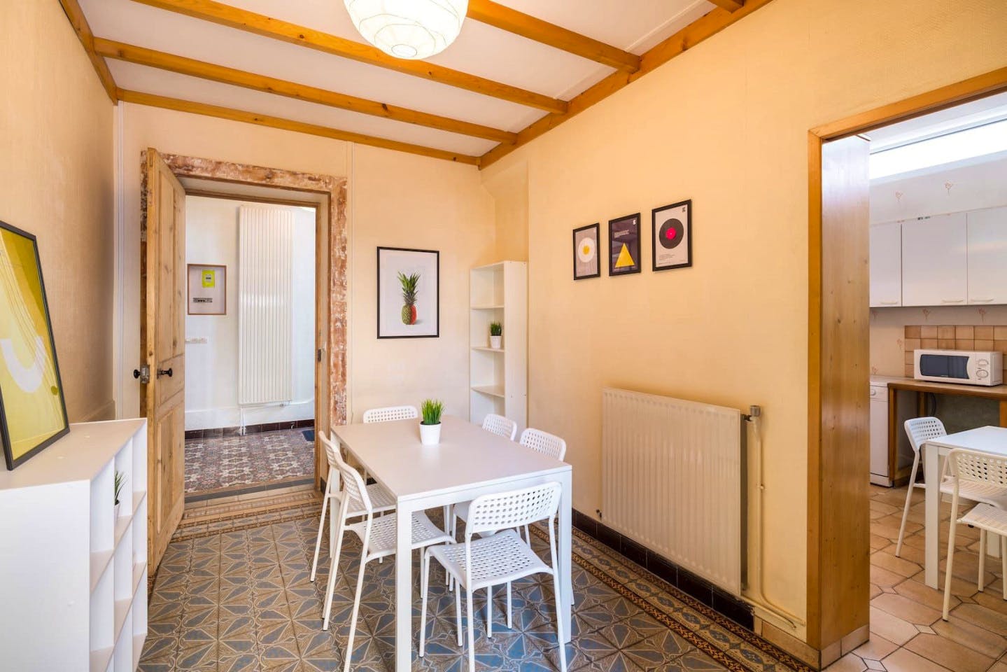 8-Bed Apartment on Rue Villebois Mareuil