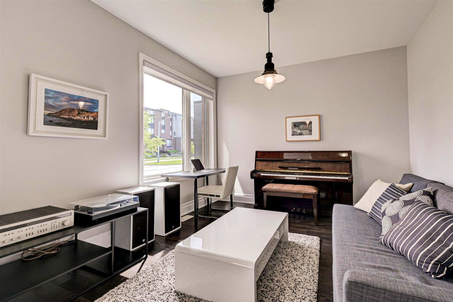 Stunning Captivating House w/ Terrace near Downsview Park