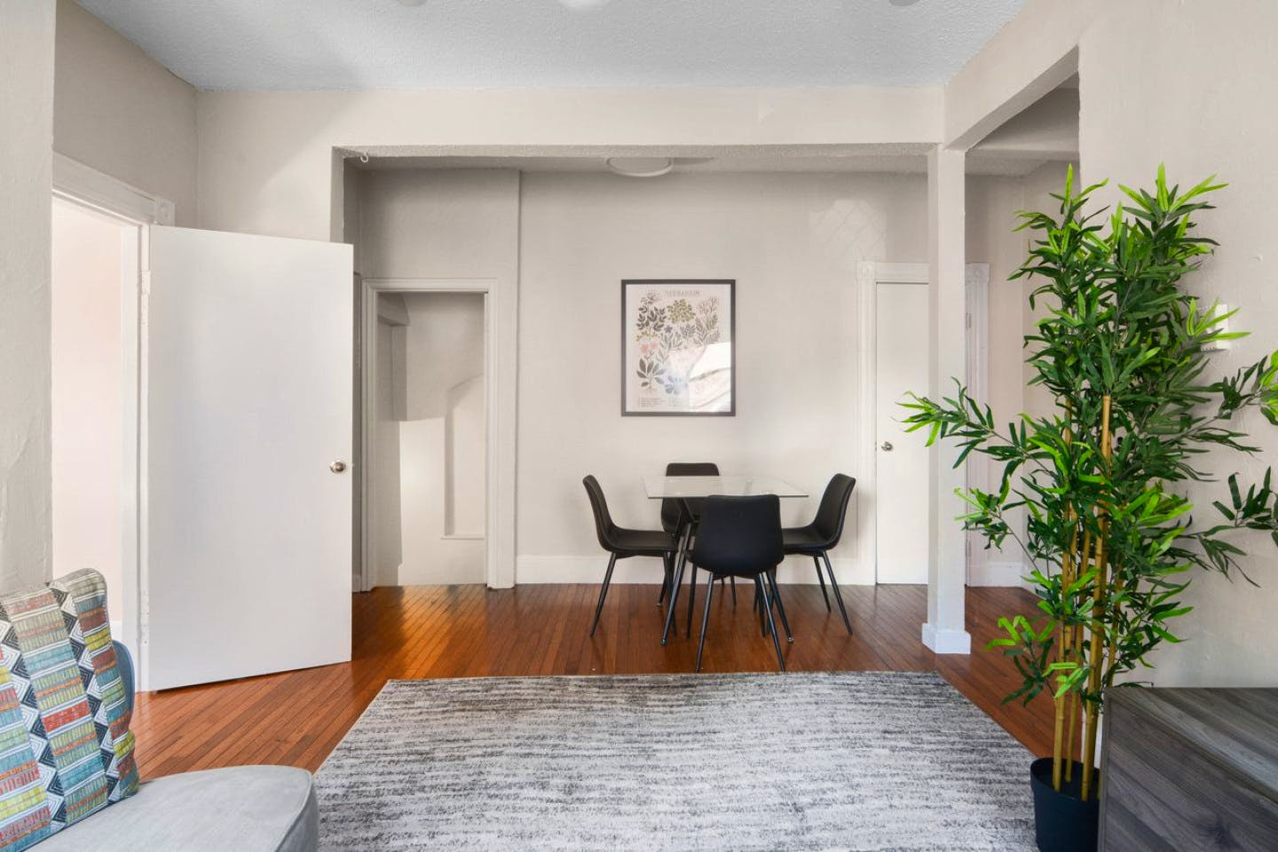 Ideally Upscale Apt. 1 mile from Olmsted Park