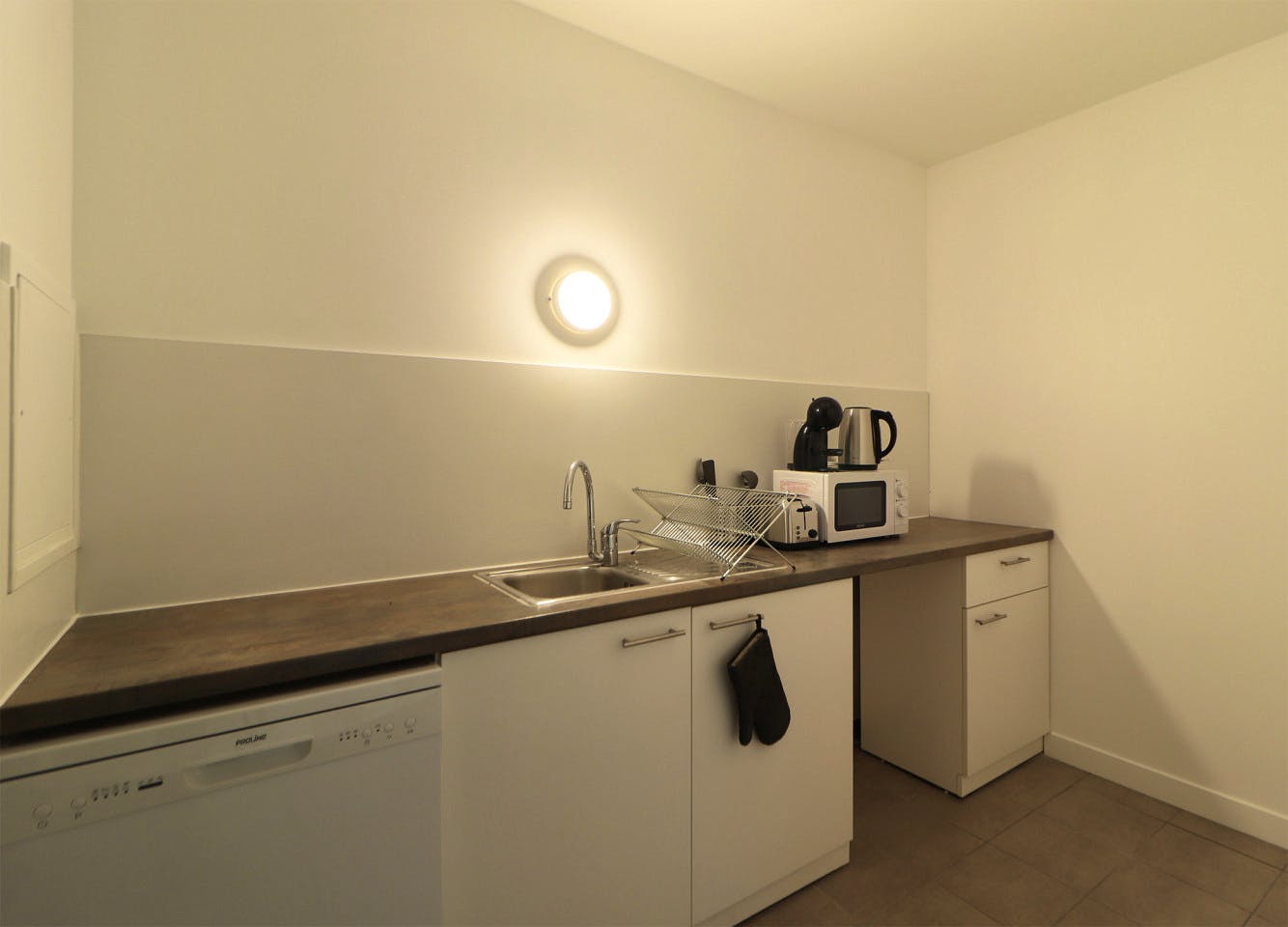 Bright 89 m² coliving apartment for rent in Paris