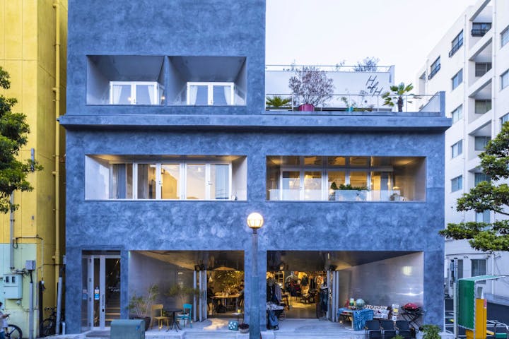 Complejo de estilo moderno con coworking y terraza