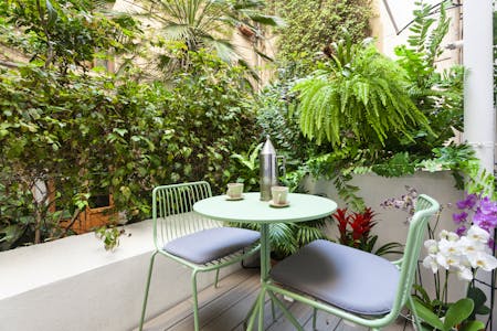 Vintage Style Townhouse - Incl. Coworking + Private Terrace