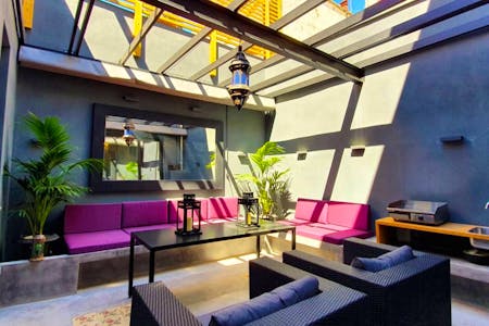 Cosmopolitan Designed Villa w/ Coworking + Terrace