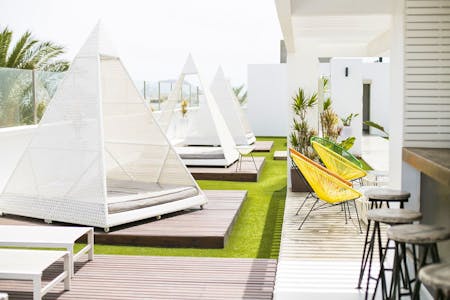 Comfy Modern Apt. w/ Coworking + Pool + Terrace Deck