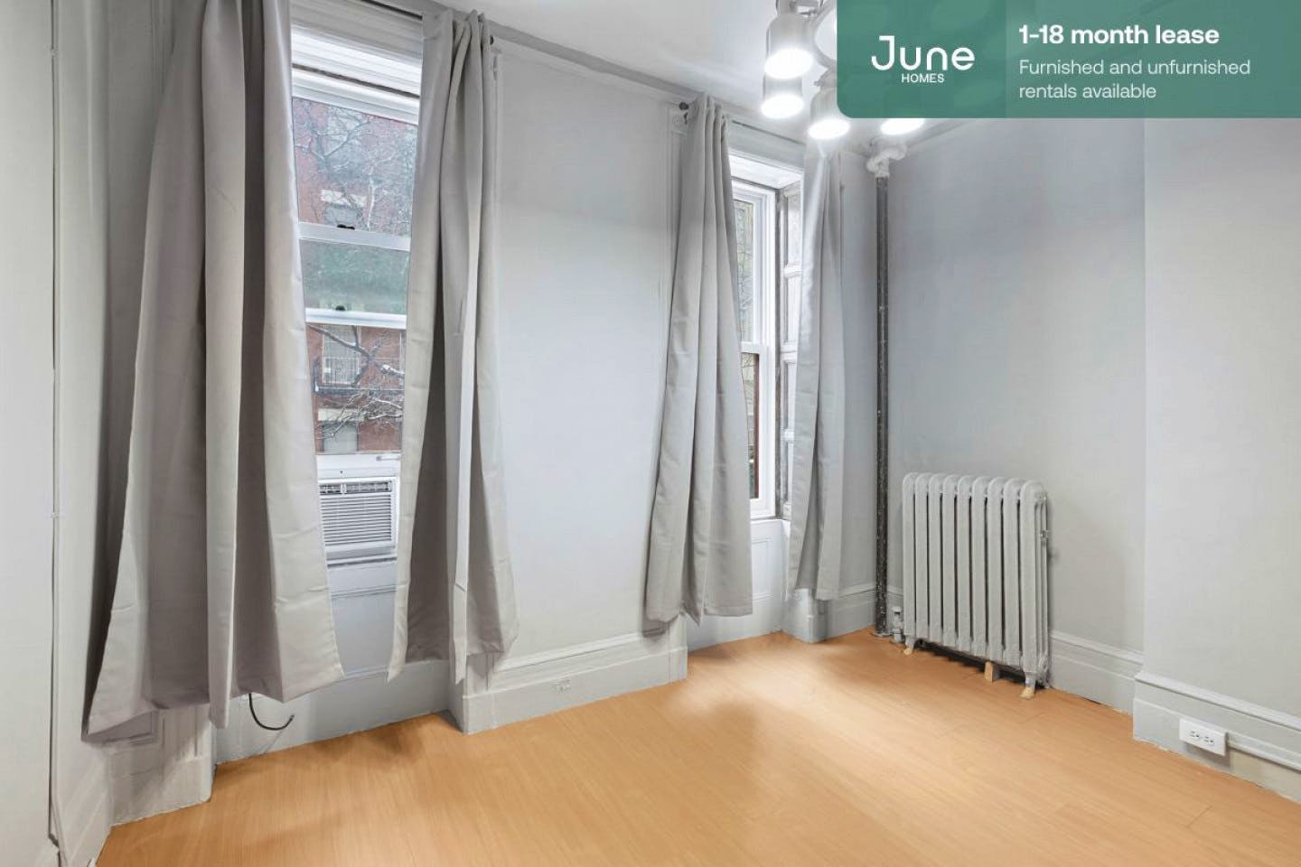 #386 Queen room in Hell's Kitchen 4-bed / 1.0-bath apartment