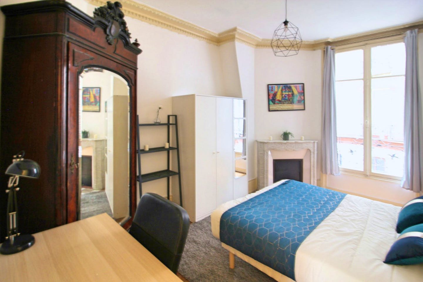 Charming apartment with a beautiful high ceiling located in the 12th district