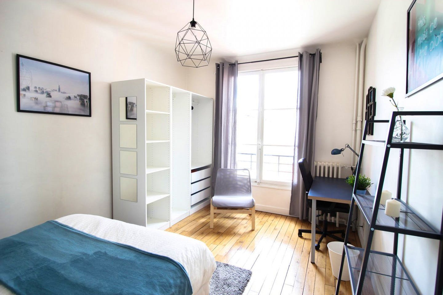 Large apartment furnished with care near the Parc des Princes