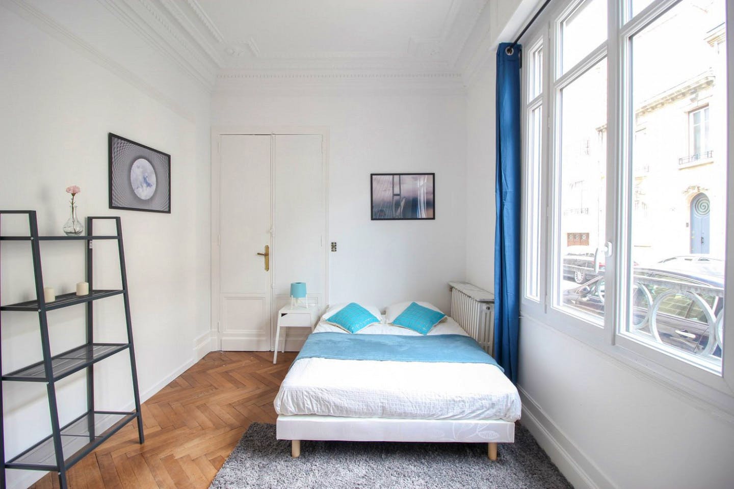 Bright and spacious apartment located near the University of Bordeaux