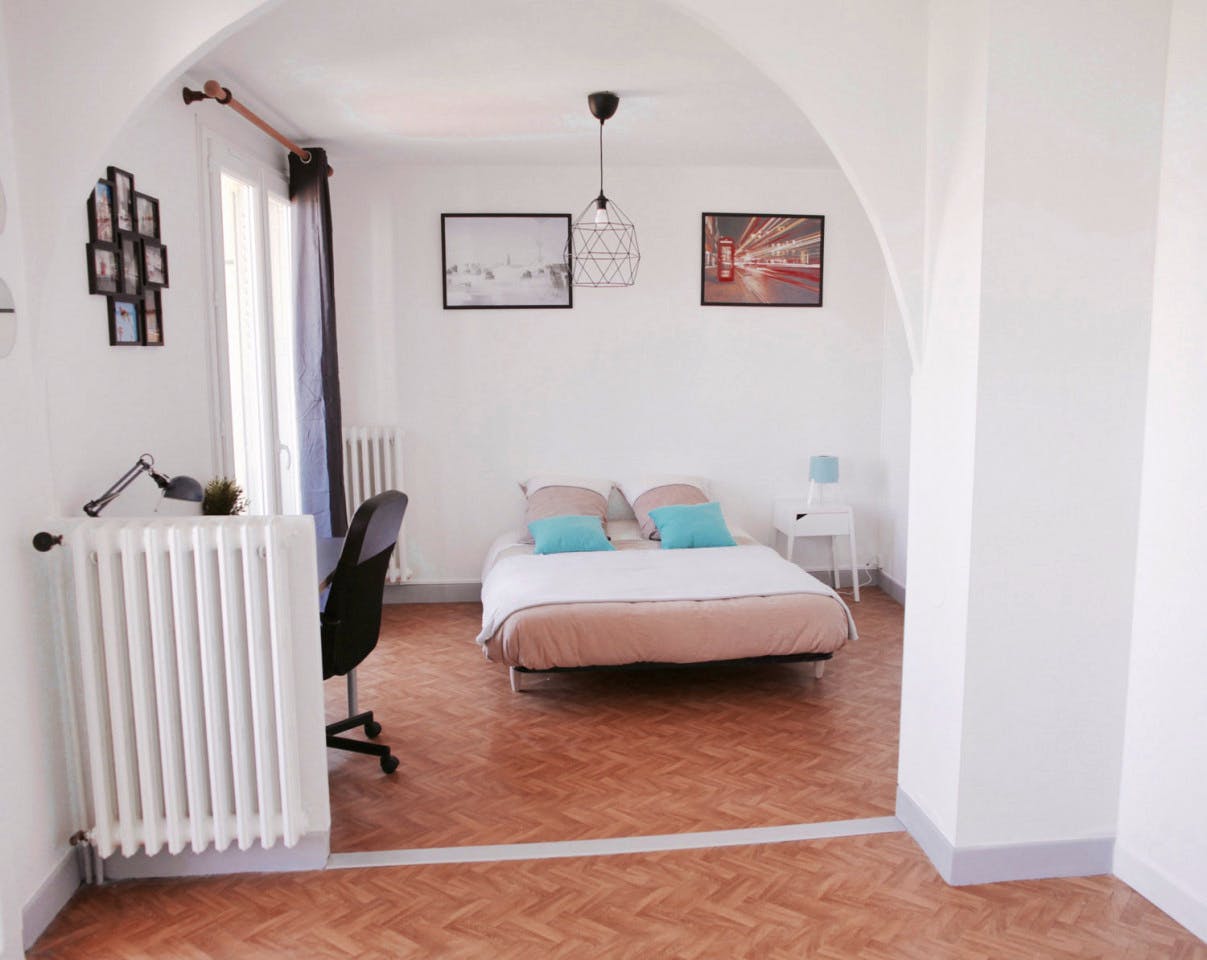 Spacious apartment located in the Minimes district
