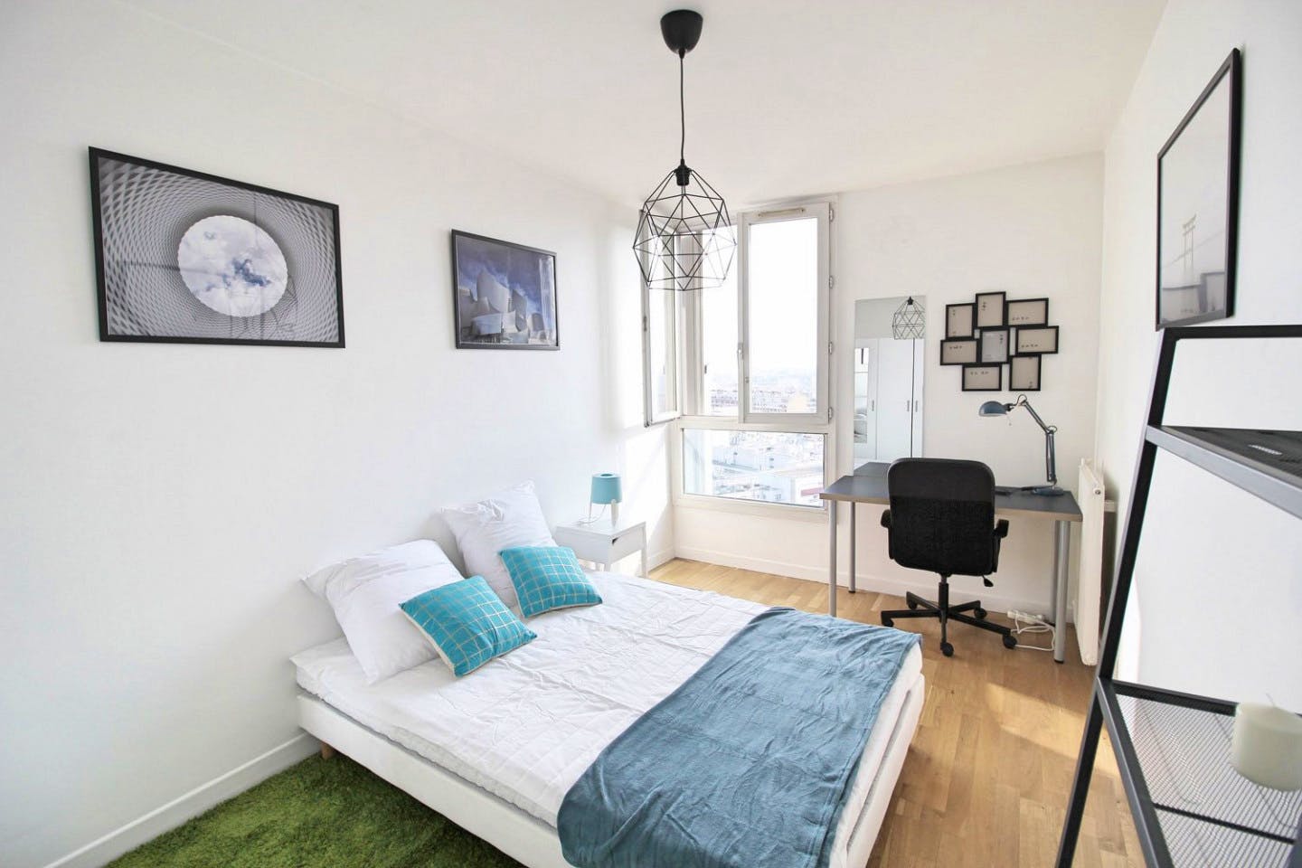 Bright apartment located in the Père Lachaise district