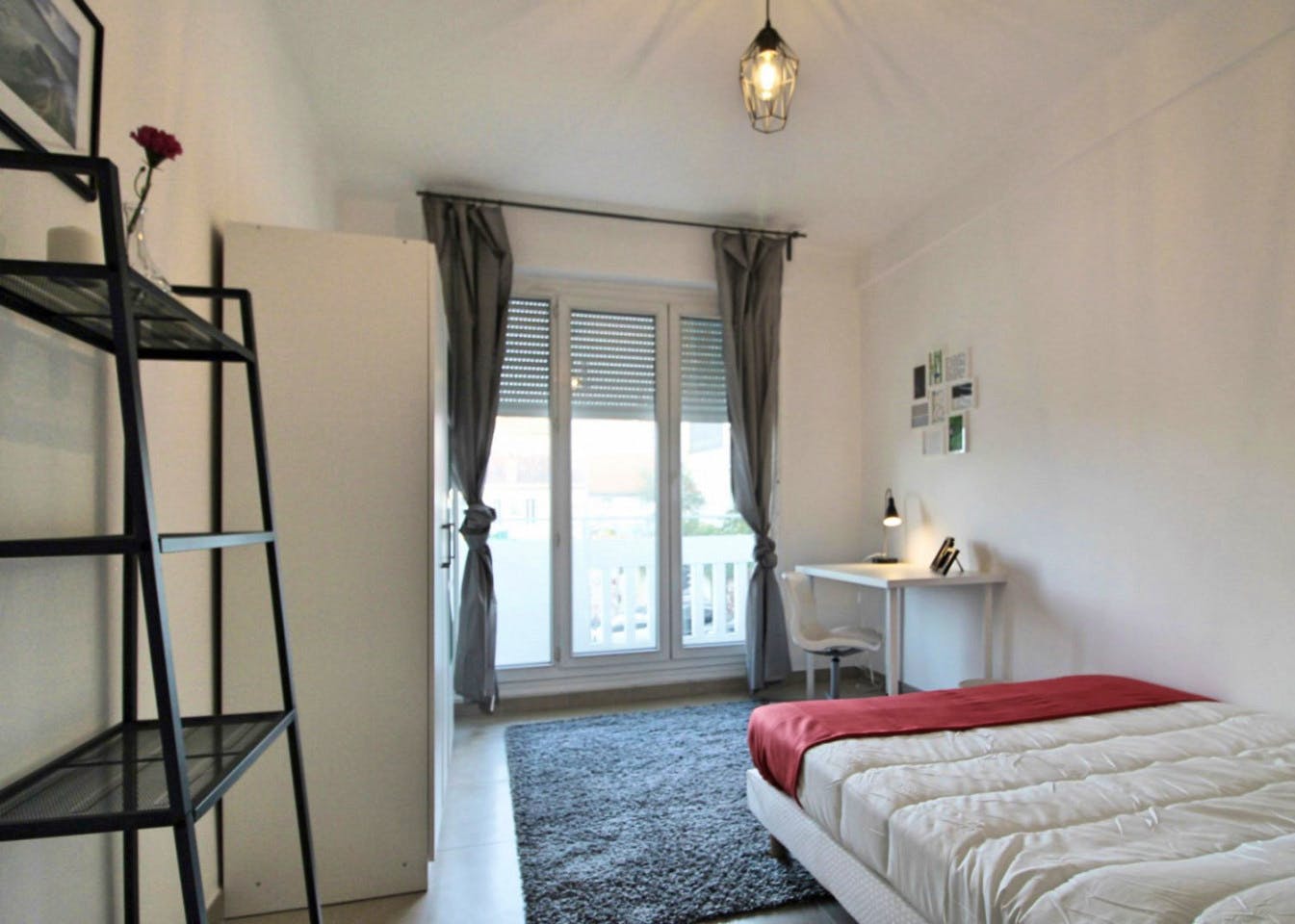 Bright apartment located in the 4th district of Marseille