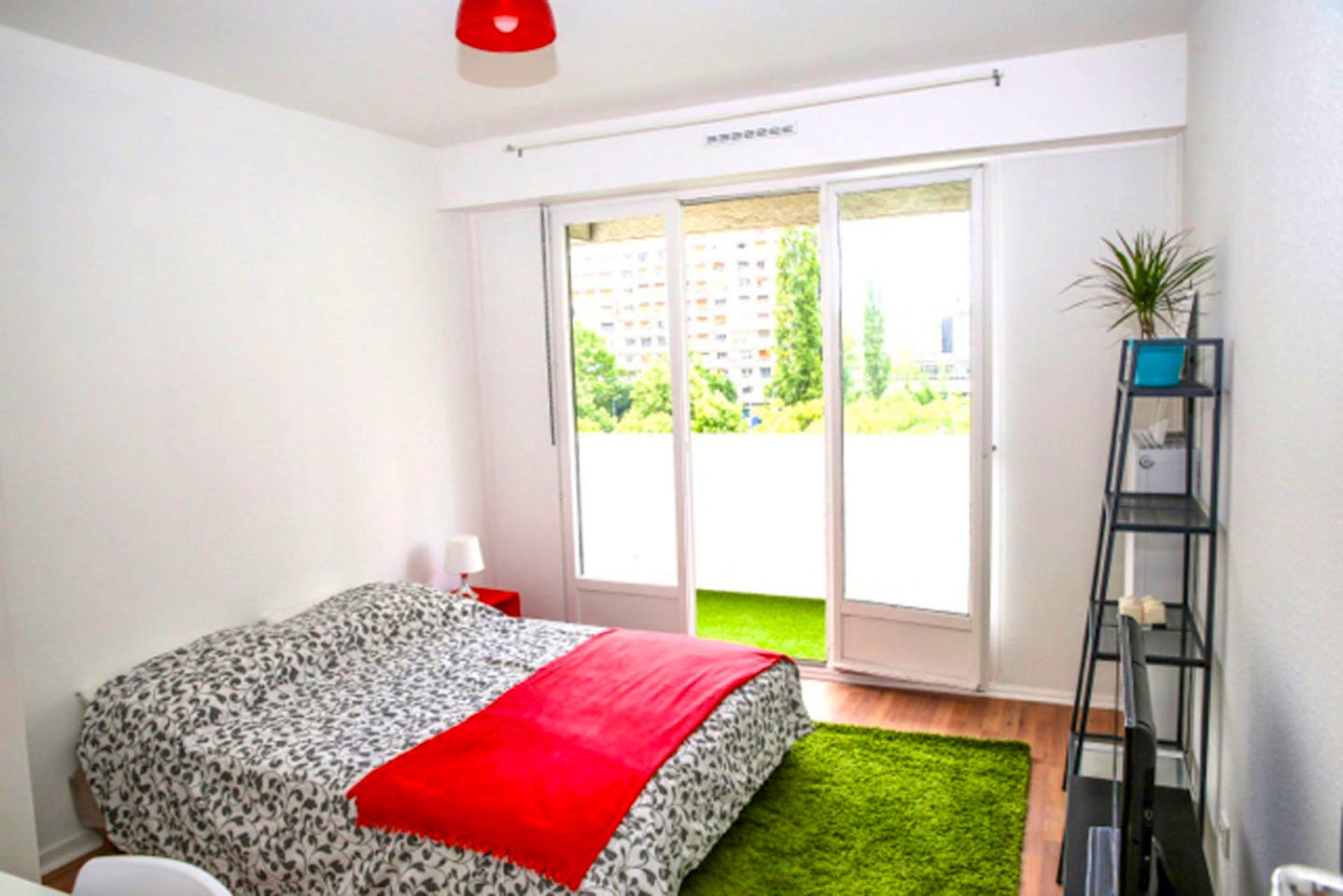 Large apartment ideally located in the student district of Strasbourg