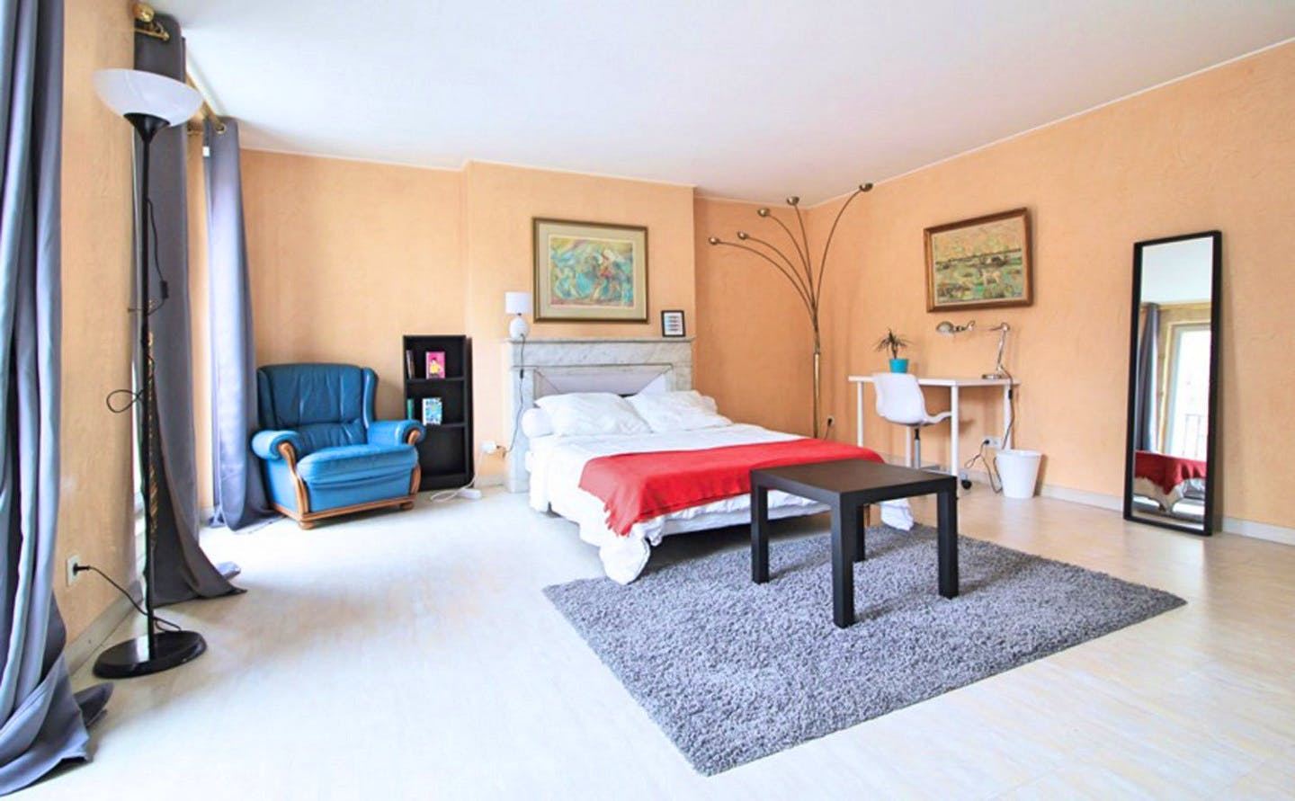 Large and spacious apartment located in the hyper-center of Marseille