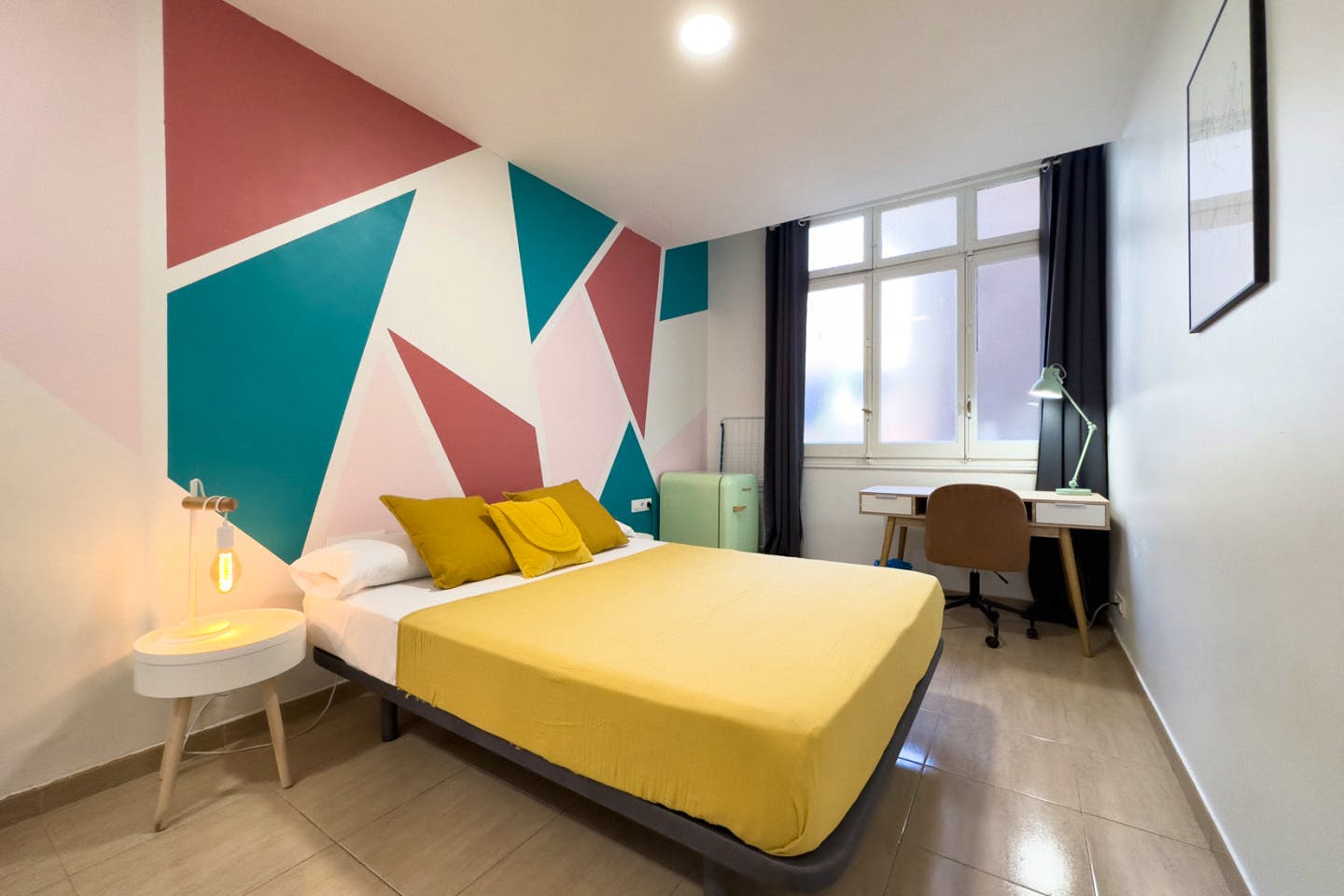 Vibrant apartment near Placeta del Pi