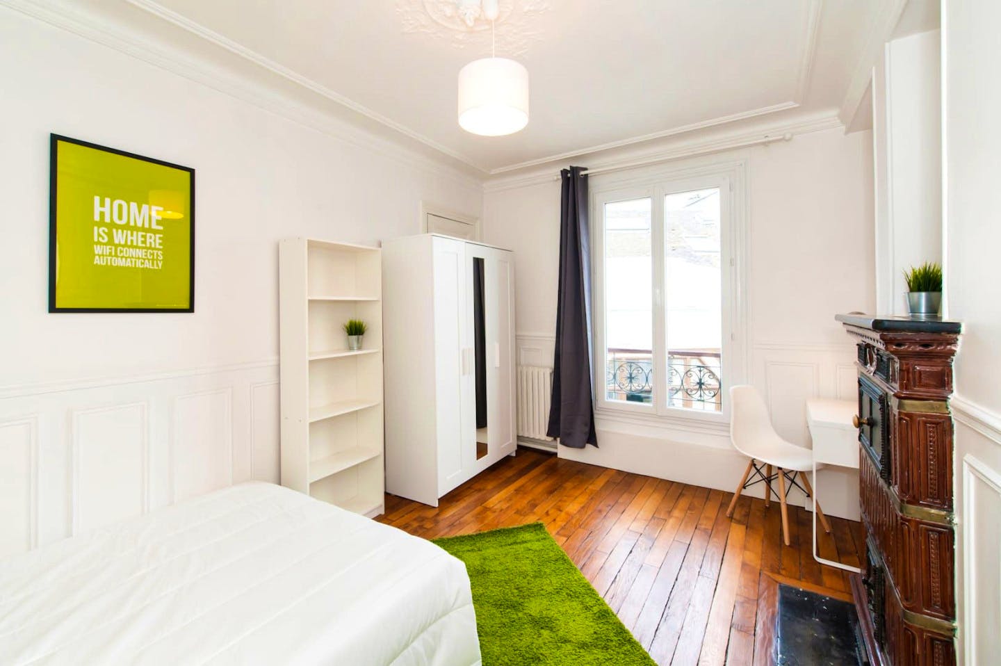 4-Bed Apartment on Rue de l'Aqueduc