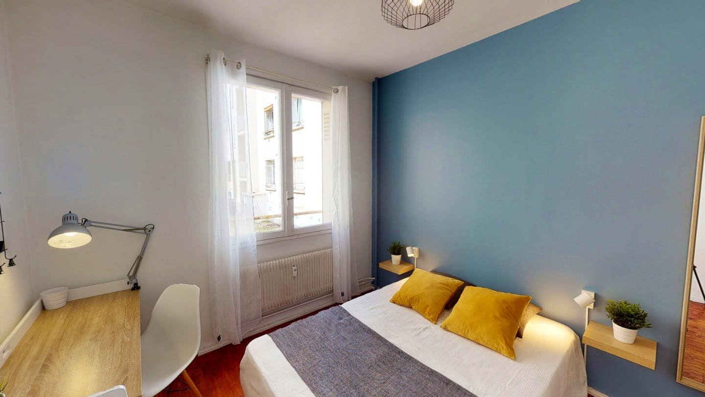 4-Bed Apartment on Rue Vauban