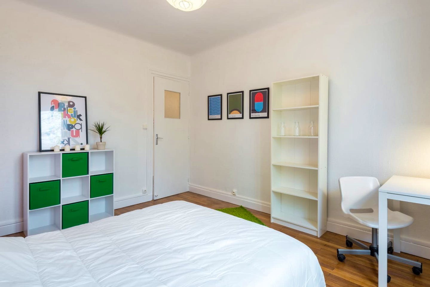 3-Bed Apartment on Rue Salomon Reinach