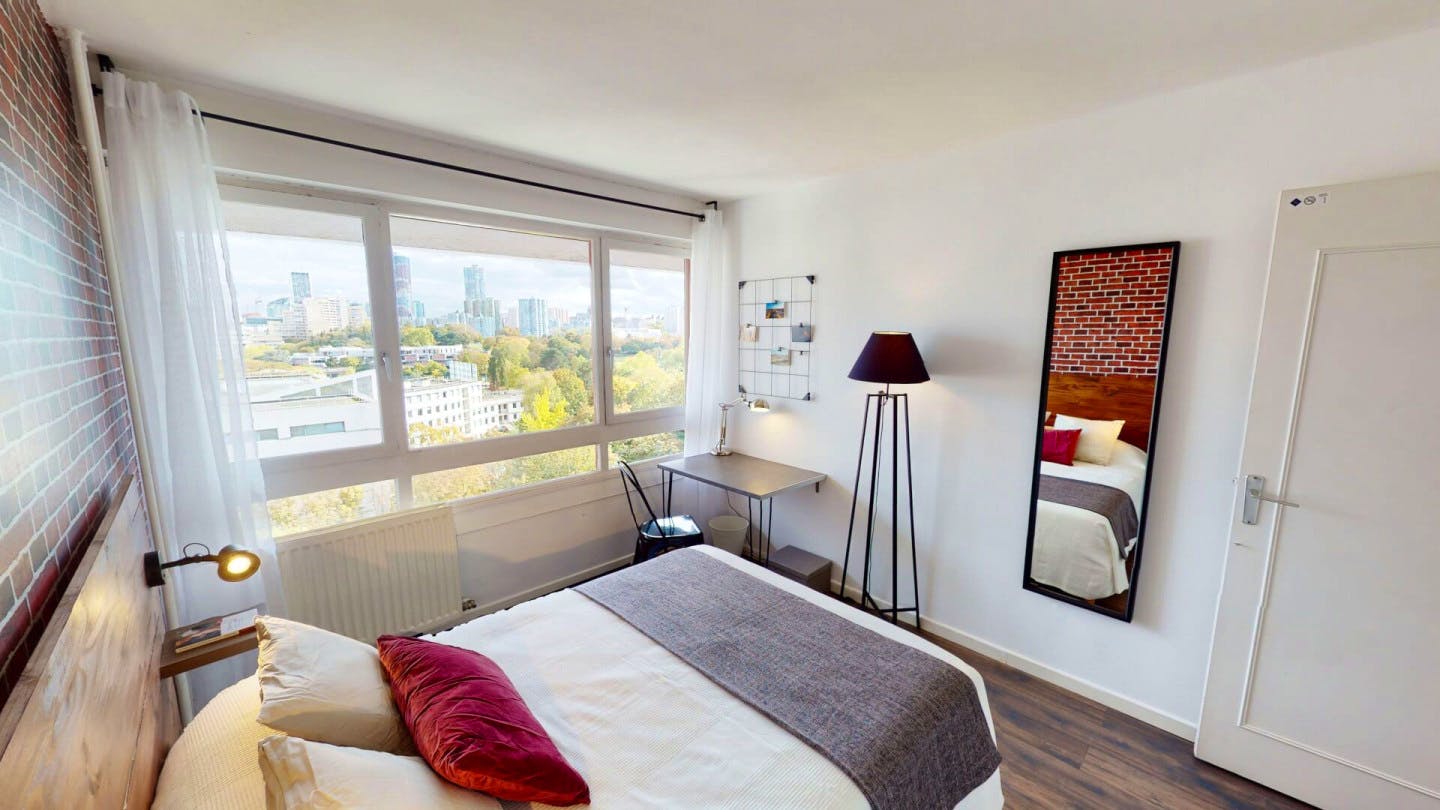 4-Bed Apartment on rue Salvador Allende