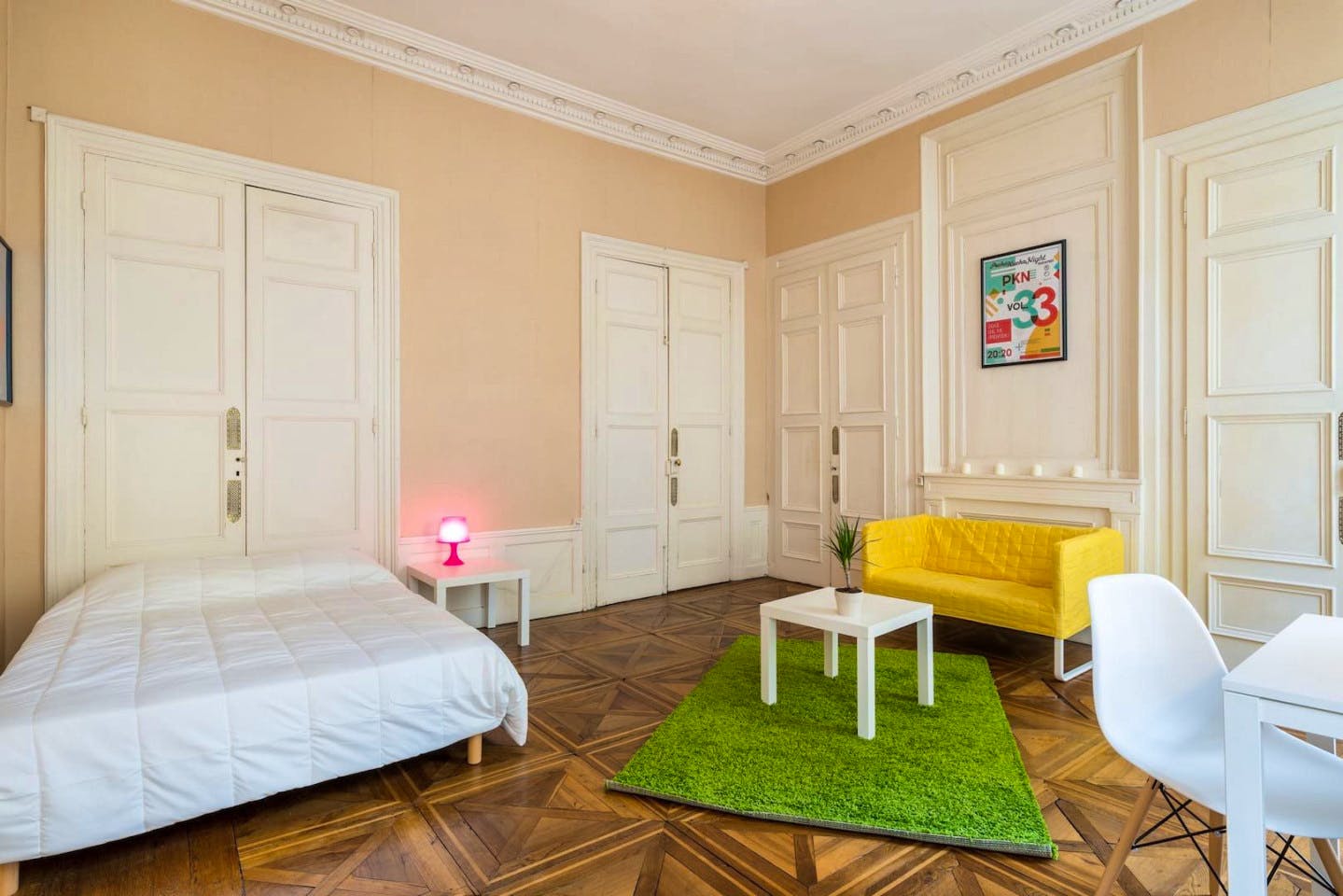6-Bed Apartment on Rue Vaubecour