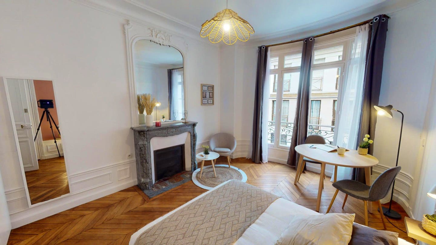 Exceptional Stunning Apt. close to Boissière Metro Station