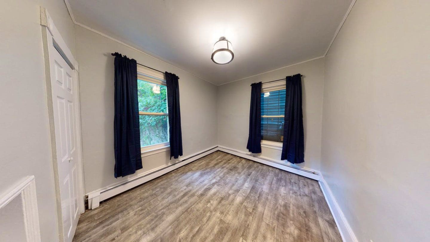 Comfortable Spacious Apt. close to Kevin W. Fitzgerald Park