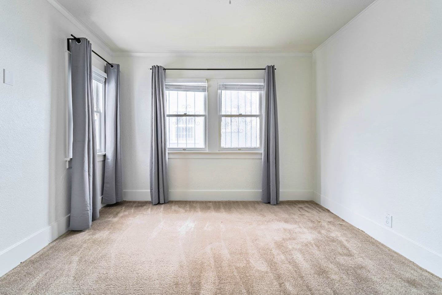 Bright Comfortable Apt. 1 mile away from Van Ness Recreation Center