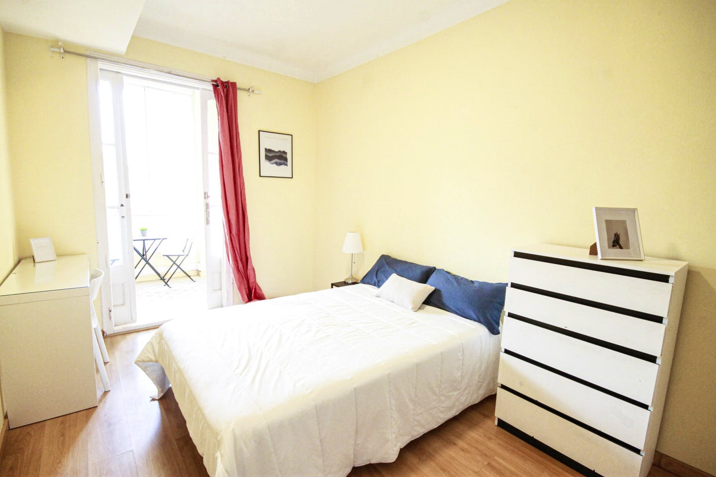Brilliant apartment nearby the Hospital Clínic Metro Station