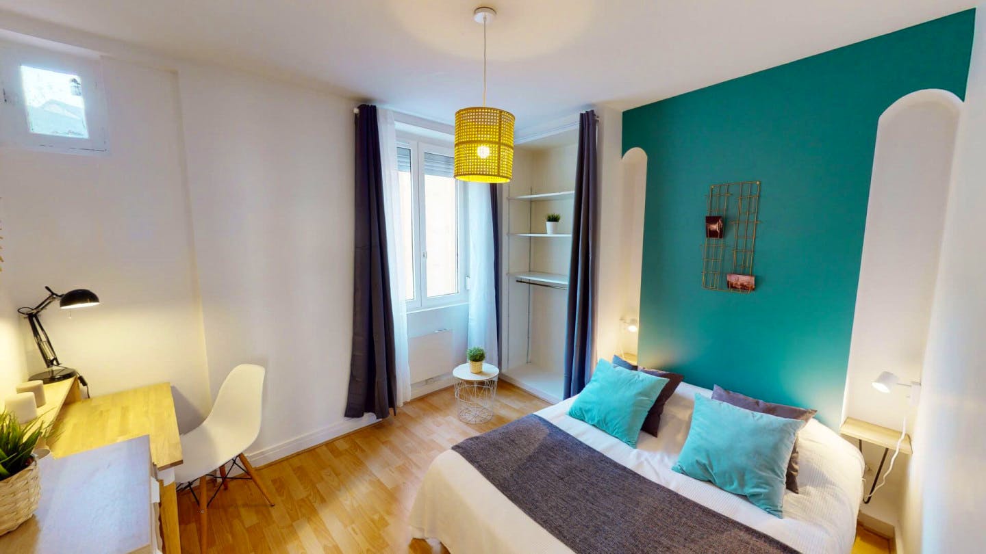 4-Bed Apartment on Grande Rue de la Guillotière