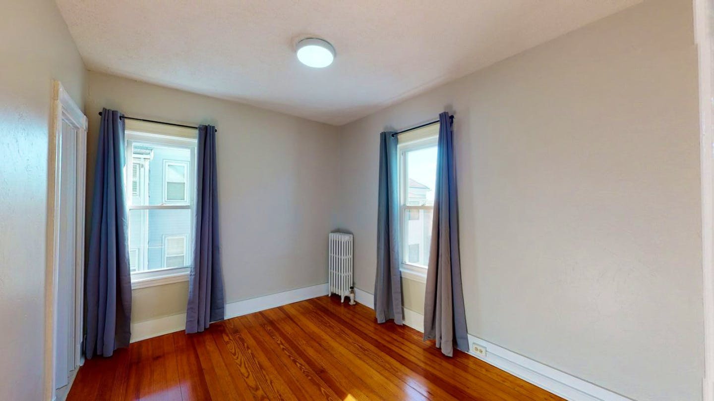 Spacious Bright Apt. 1 mile away from Grocery Store