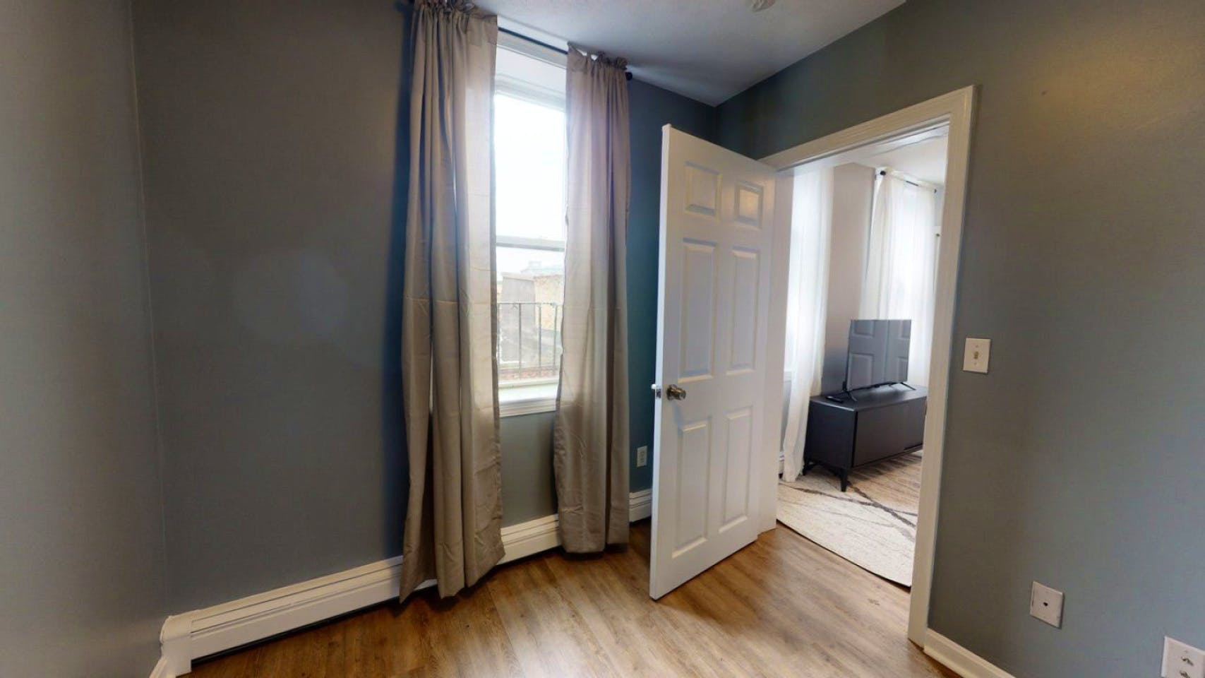 Chic Bright Apt. 1 mile away from Old North Church